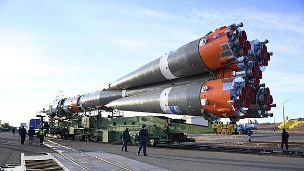 «Союз-2.1а» с «Прогрессом МС-27» установили на стартовый стол