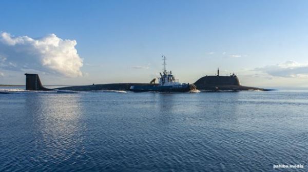 Атомный подводный крейсер "Архангельск" в море